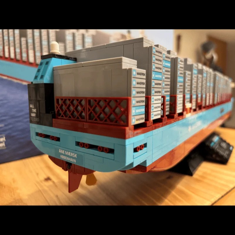 New 2026 Dual-Fuel Container V - Model Kit Instructions recension och pris