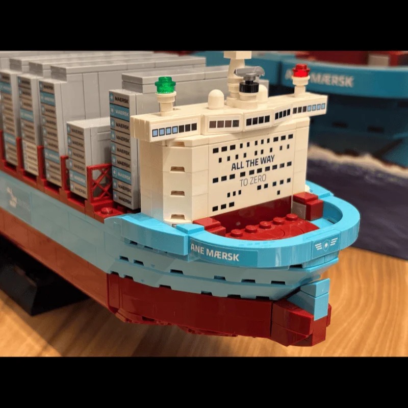 New 2026 Dual-Fuel Container V - Model Kit Instructions recension och pris